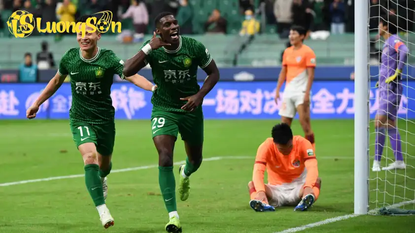 Fabio Abreu đang là chân sút số một của Beijing Guoan. Fabio Abreu đang là chân sút số một của Beijing Guoan.