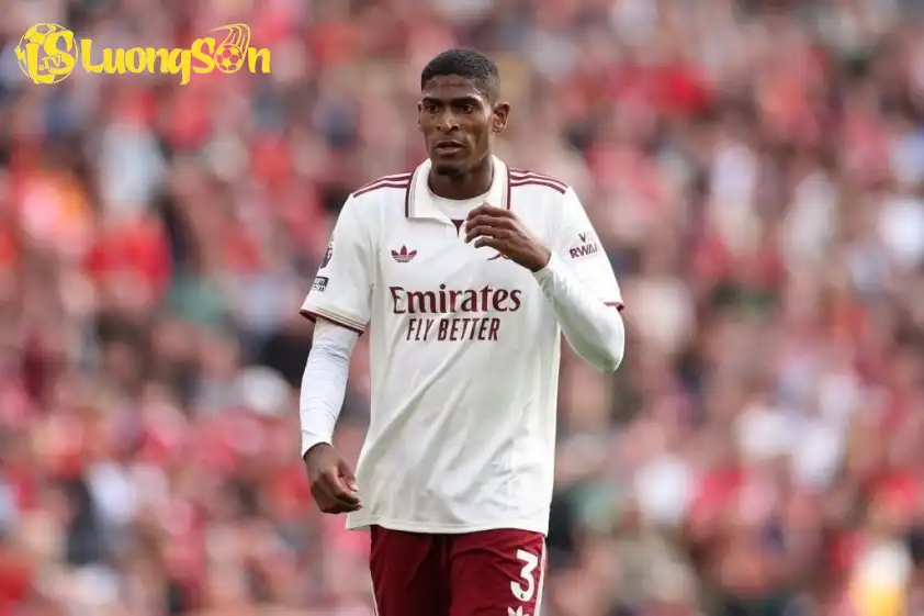 Cristhian Mosquera nhiều khả năng sẽ không được đá chính trong trận đấu với Man City. Ảnh: AFP Cristhian Mosquera nhiều khả năng sẽ không được đá chính trong trận đấu với Man City