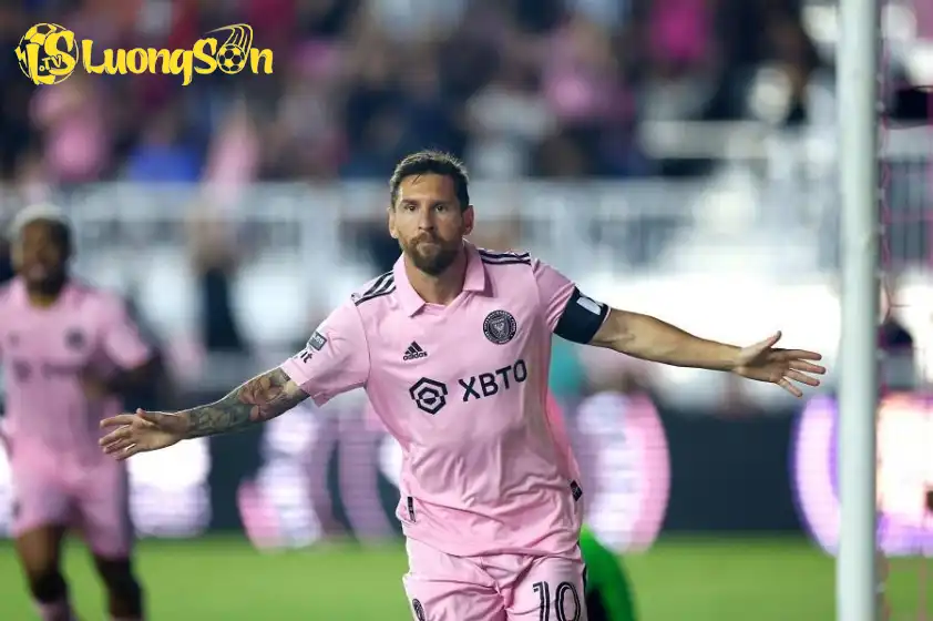 Messi đang thể hiện phong độ vô cùng ấn tượng. Messi đang thể hiện phong độ vô cùng ấn tượng.